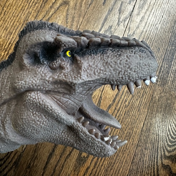 Dinosaur Puppet Trex - Picture 3 of 5
